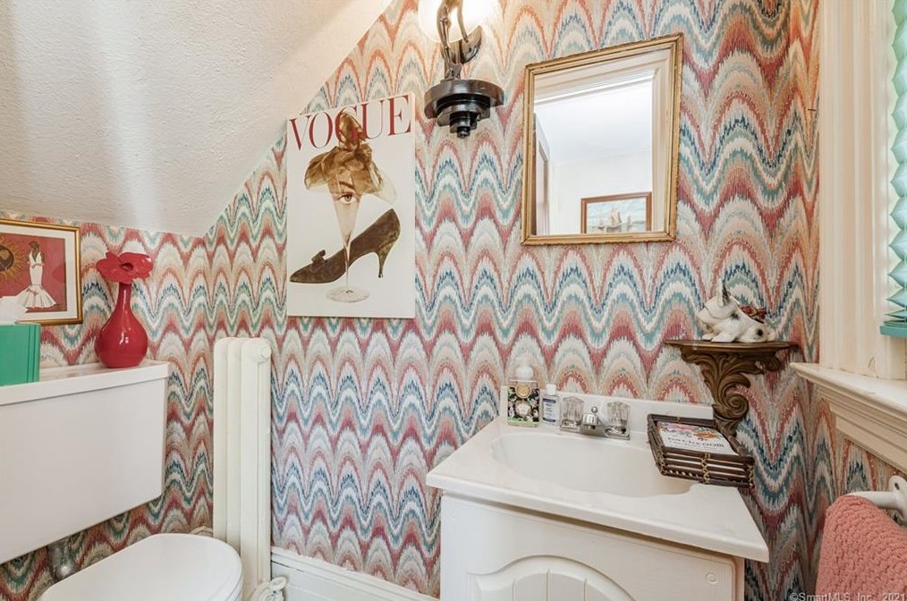 247 Terry Rd, Hartford CT 06105-1110 exterior