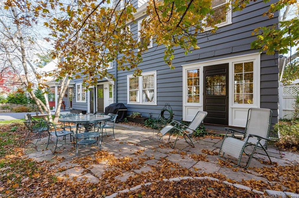 247 Terry Rd, Hartford CT 06105-1110 exterior