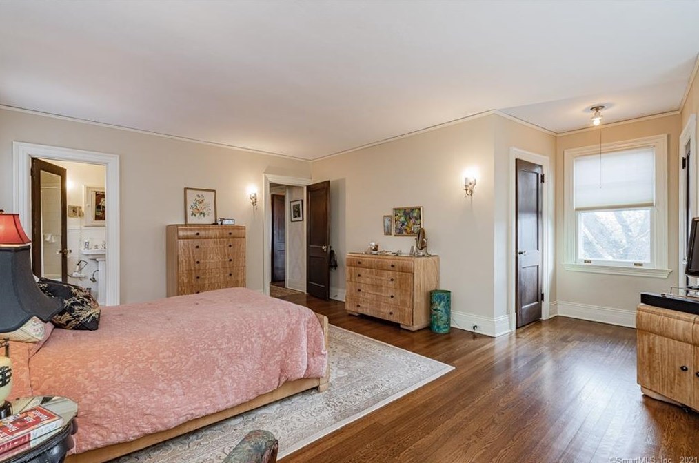 247 Terry Rd, Hartford CT 06105-1110 exterior