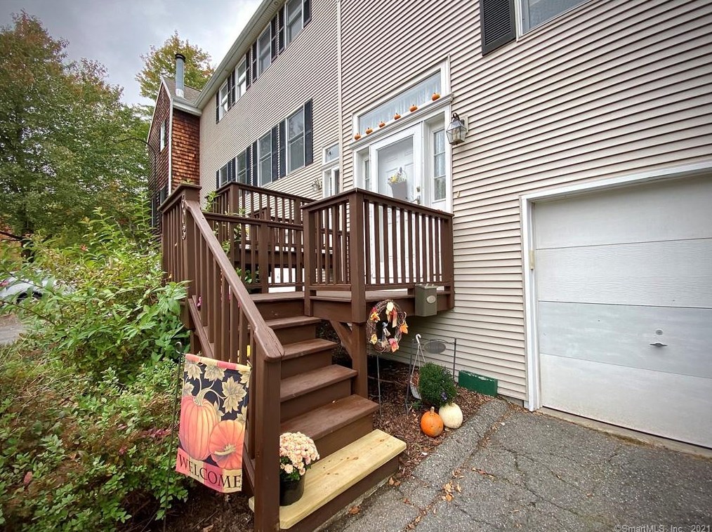 603 Essex Ct #603, Torrington, CT 06790