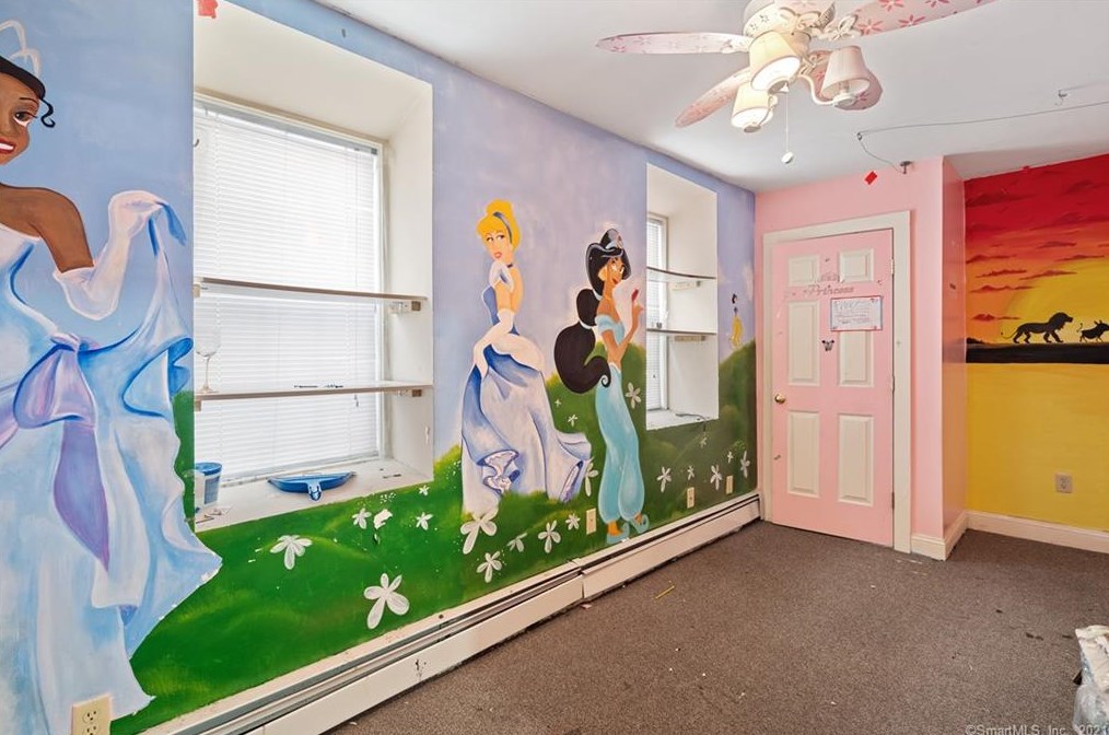 65 Belden St, United States Coast Guard Ac, CT 06320