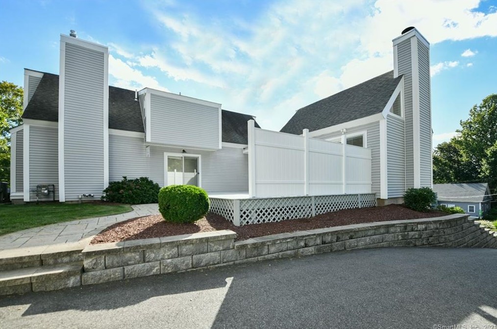 290 W Main St, Cheshire, CT 06410
