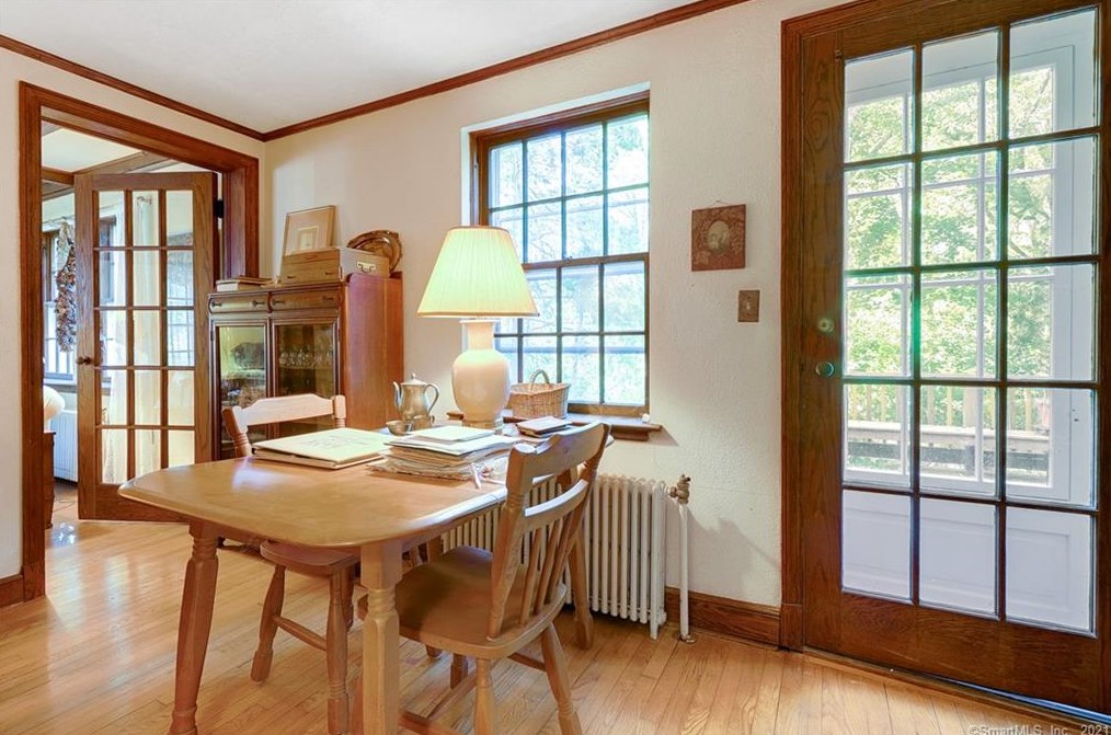 24 Pease Rd, New Haven CT 06525-2028 exterior