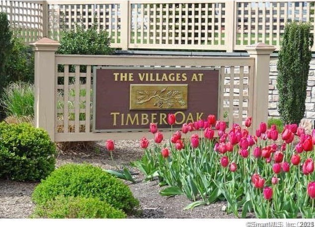 25 Lawrence Ave, Danbury CT  06810-5180 exterior