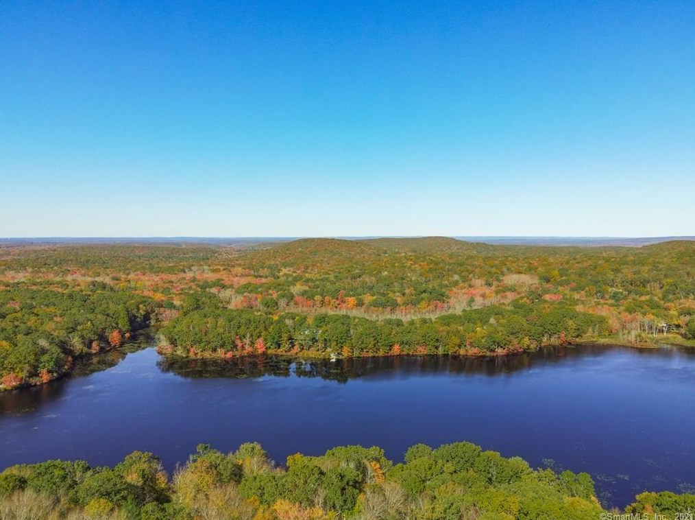 16 Lakeside Dr, North Stonington, CT 06359-1082