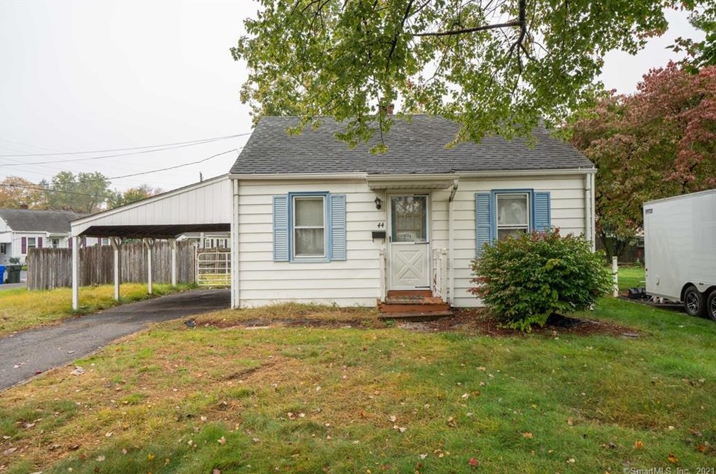 44 Sunny Reach Dr, Hartford, CT 06101 exterior