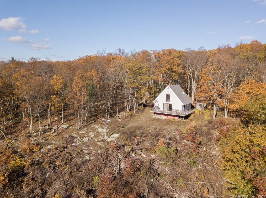 8 Barnes Rd, Canaan, CT 06031
