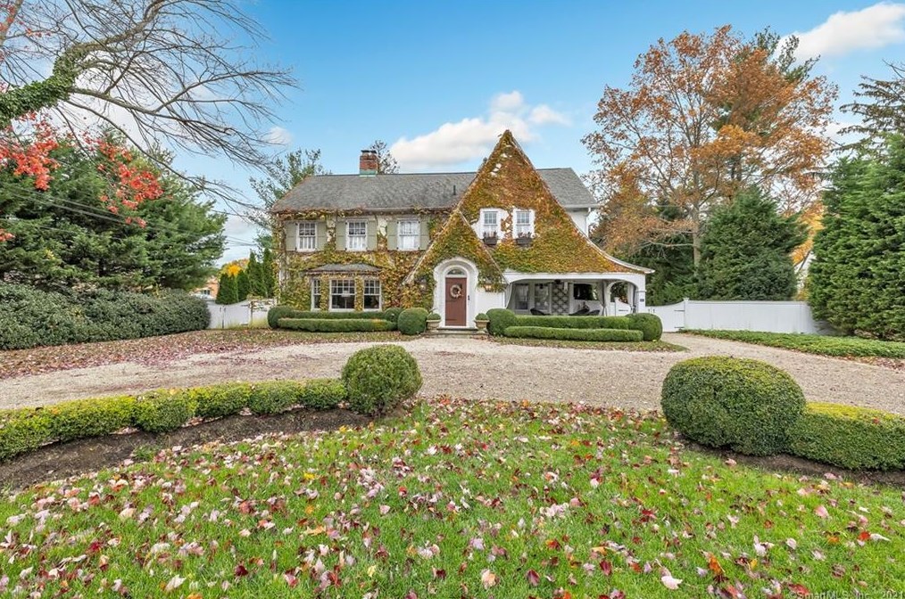 889 Old Post Rd, Fairfield, CT 06824