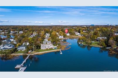 4 Greenwich Cove Drive - Photo 1