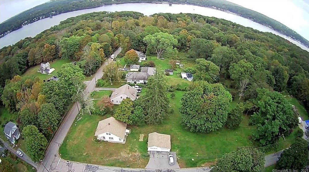 39 Upper Bartlett Rd, Quaker Hill, CT 06375