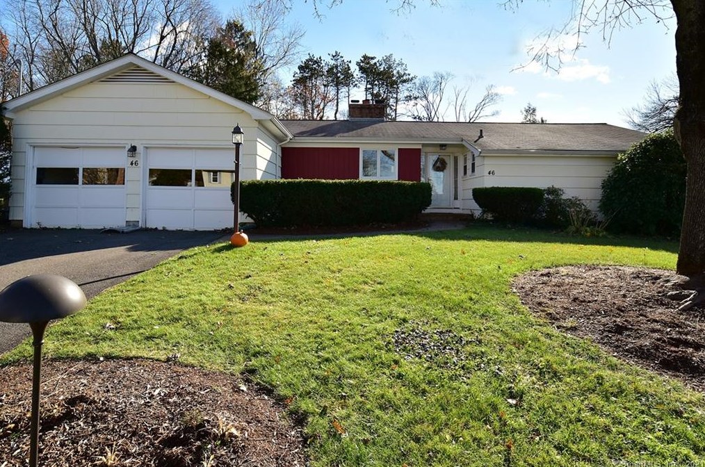 46 Crestridge Dr, Vernon, CT 06066-4108