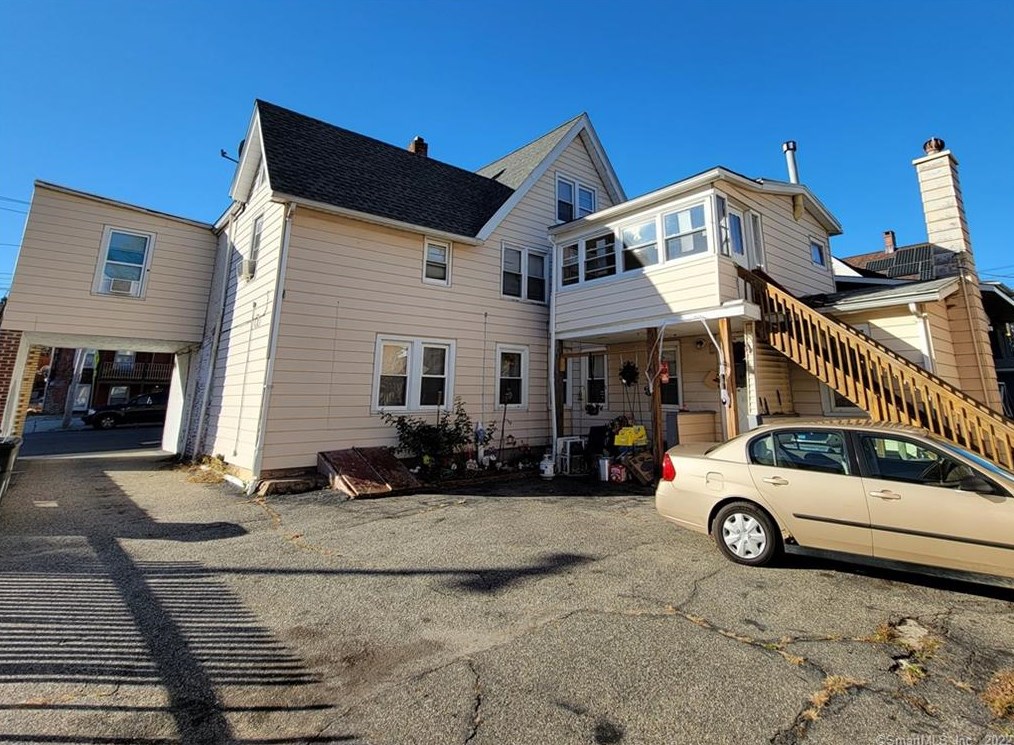 105 Olivia St, Derby, CT 06418