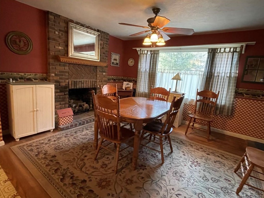 2 Waverly Terrace, Huntington, CT 06484