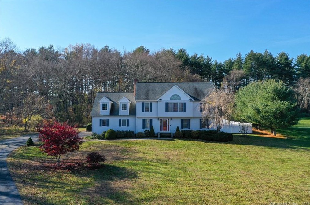 11 High Field Ln, Chester, CT 06412