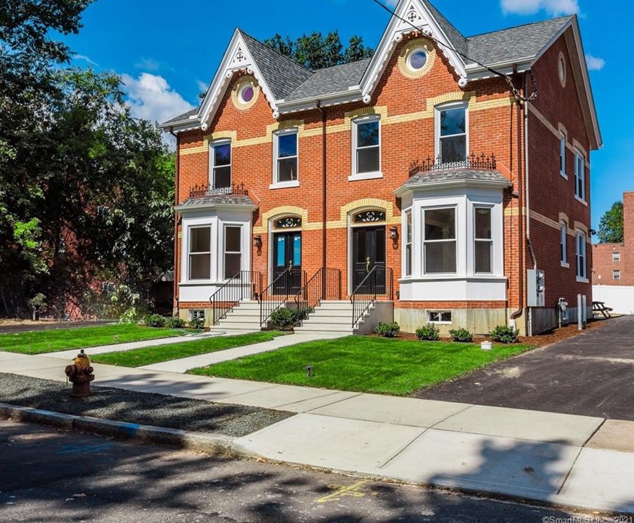 80 Hawthorn St, Hartford, CT 06105-3426
