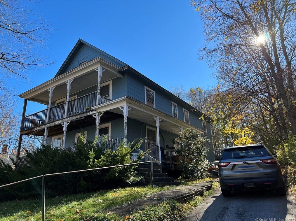 107 Lake St, Winsted, CT 06098