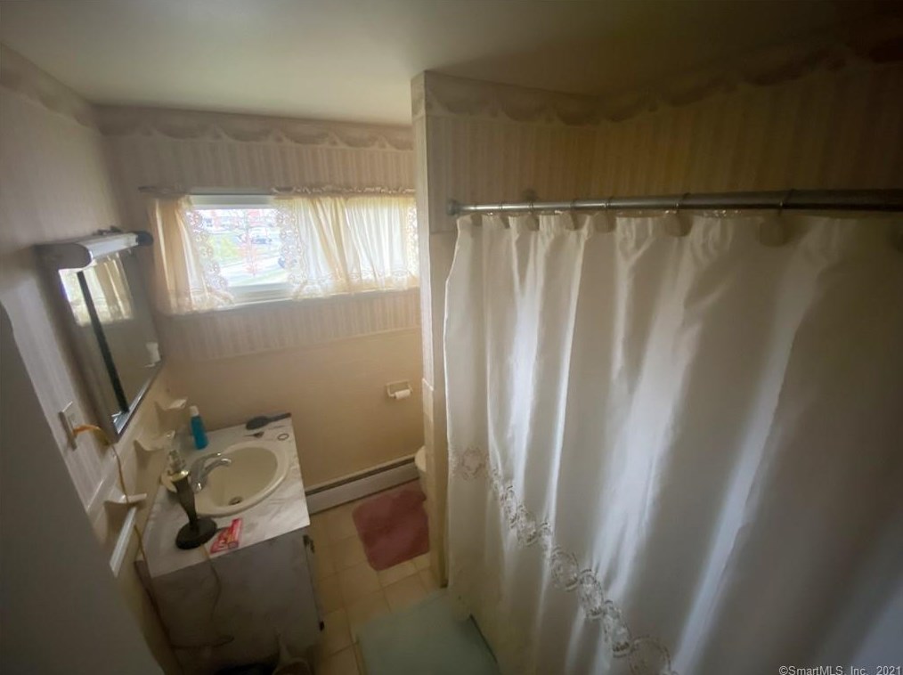 212 Centerbrook Rd, New Haven CT 06518-3413 exterior