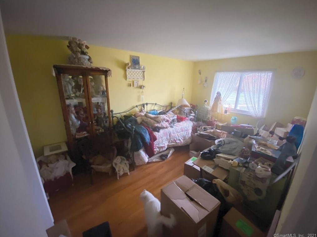 212 Centerbrook Rd, New Haven CT 06518-3413 exterior