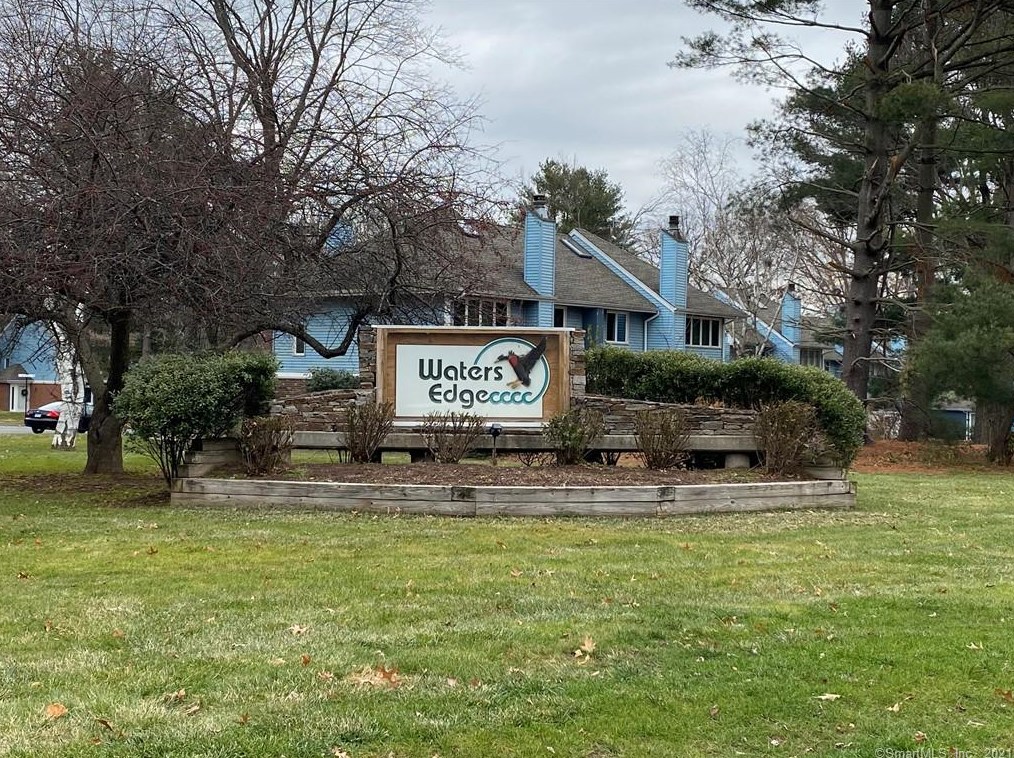 168 Dusky Ln, Suffield, CT 06078-1954