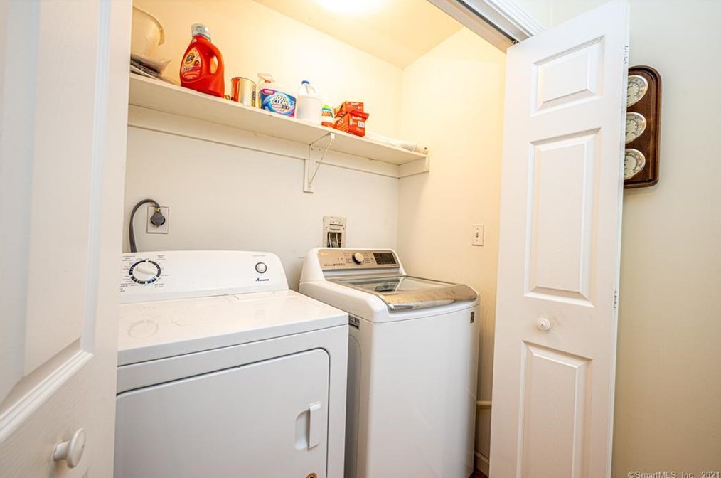 239 Fans Rock Rd, New Haven CT 06518-2014 exterior