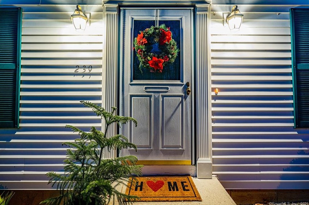 239 Fans Rock Rd, New Haven CT 06518-2014 exterior