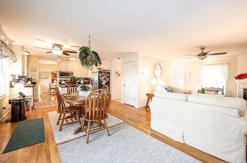 239 Fans Rock Rd, New Haven CT 06518-2014 exterior