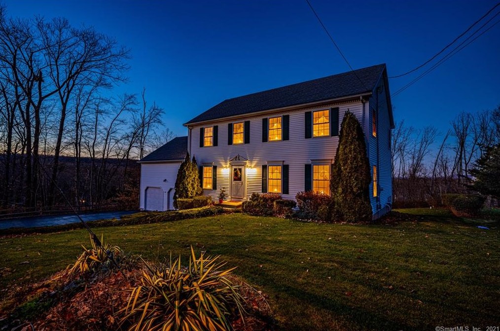 239 Fans Rock Rd, New Haven CT  06518-2018 exterior