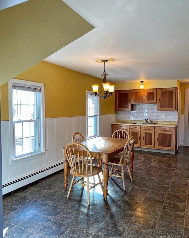 28 Stanton St, Pawcatuck, CT 06379