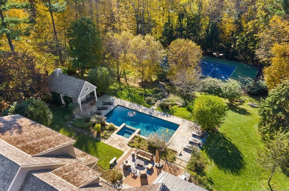 20 Twin Walls Ln, Weston, CT 06883-3038