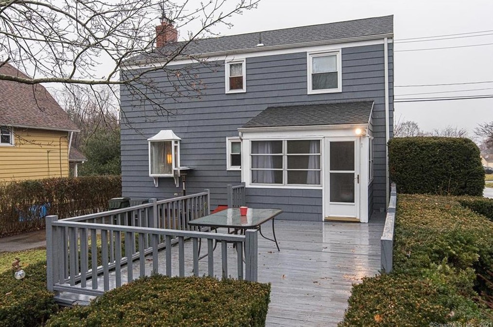 21 Robbins Ave, Hartford CT 06111-3731 exterior