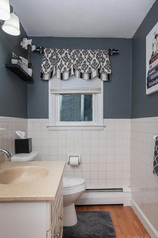 21 Robbins Ave, Hartford CT 06111-3731 exterior