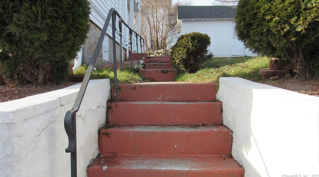 246 N Elm St #1st Fl, Torrington, CT 06790