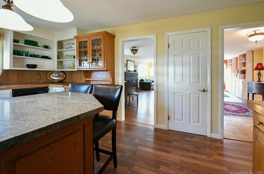 15 Elizabeth Rd, New Haven CT 06514-3203 exterior