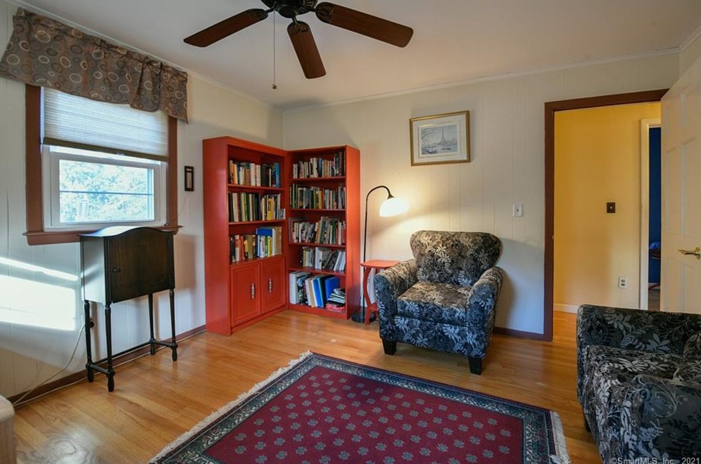 15 Elizabeth Rd, New Haven CT 06514-3203 exterior