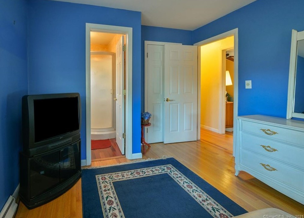 15 Elizabeth Rd, New Haven CT 06514-3203 exterior