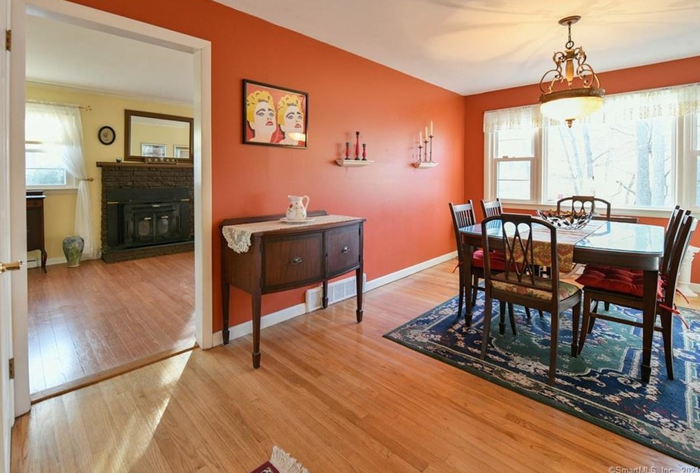 15 Elizabeth Rd, New Haven CT 06514-3203 exterior