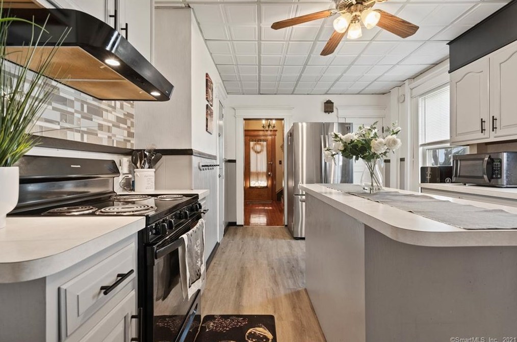 108 Freeman Ave, Stratford CT  06614-4021 exterior