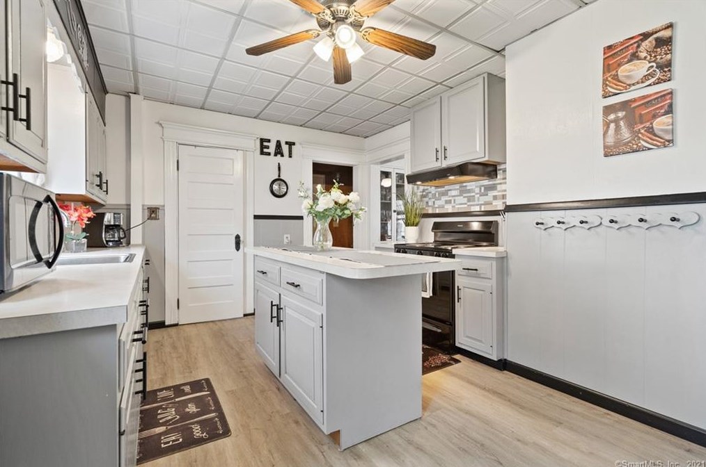 108 Freeman Ave, Stratford CT  06614-4021 exterior