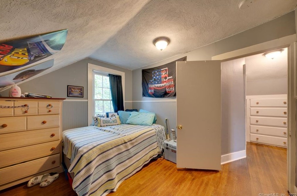286 Summit St, Chestnut Hill CT  06226-2334 exterior