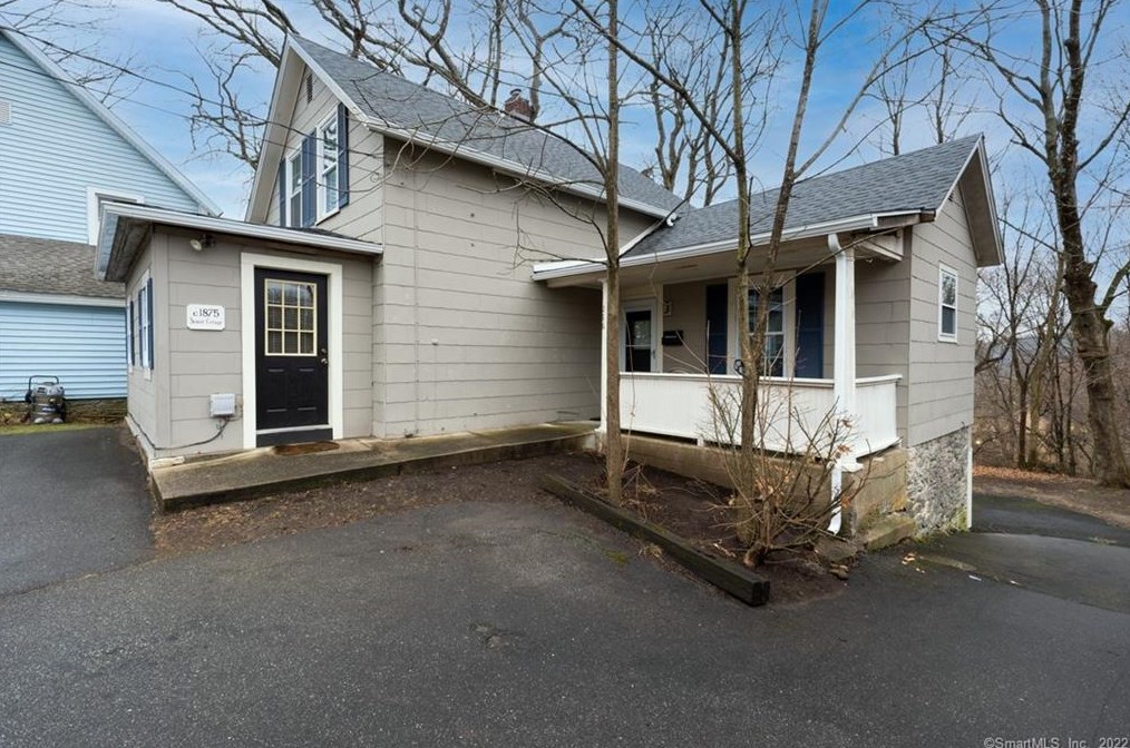 286 Summit St, Chestnut Hill CT  06226-2334 exterior