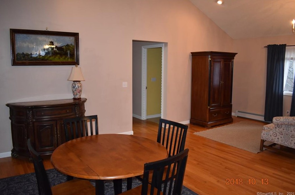 43 Overbrook Dr, Vernon CT  06066-3910 exterior