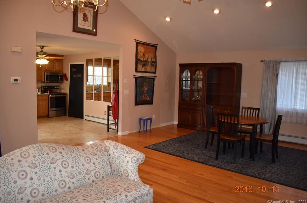 43 Overbrook Dr, Vernon, CT 06066