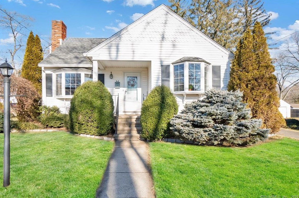 44 Edison St, Stratford, CT 06614-4249
