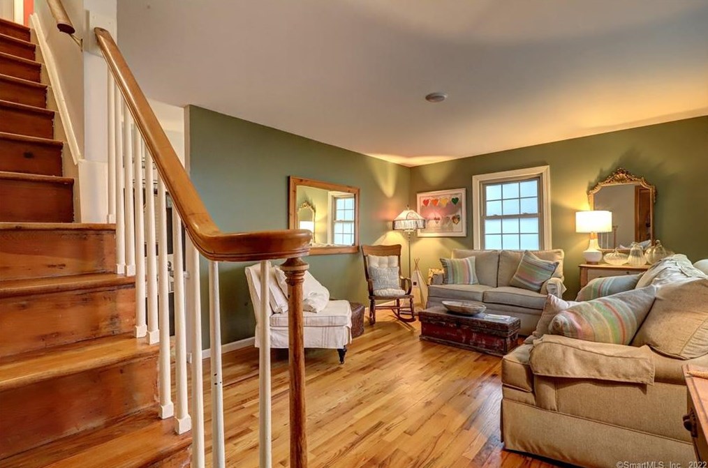 64 Merrimac St, Danbury, CT 06810-6465