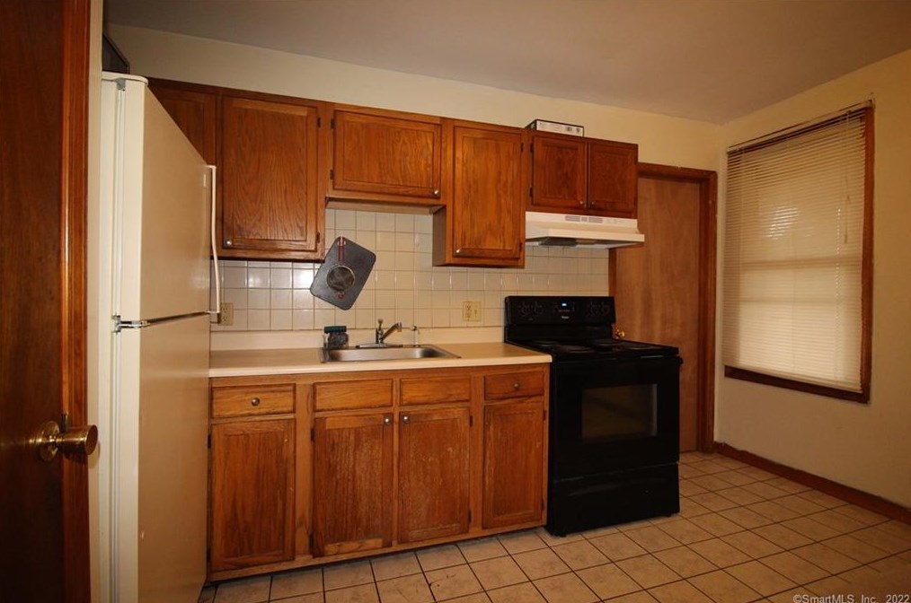 9 - 11 Wallace St, Huntington, CT 06484