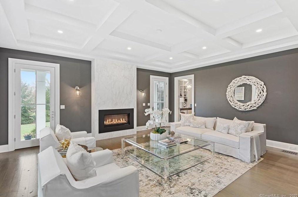 9 Burr Farms Rd, Westport CT 06880 exterior