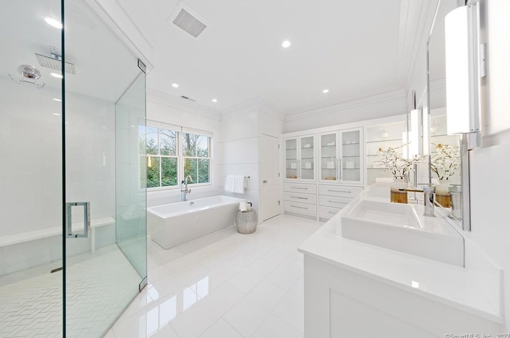 9 Burr Farms Rd, Westport CT 06880 exterior