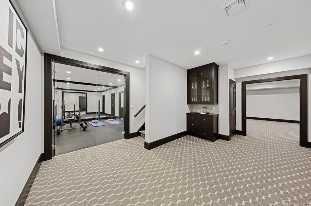 9 Burr Farms Rd, Westport CT 06880 exterior