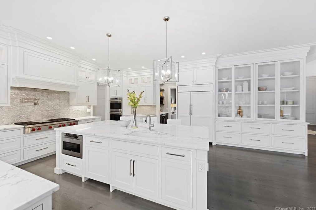 9 Burr Farms Rd, Westport CT 06880 exterior