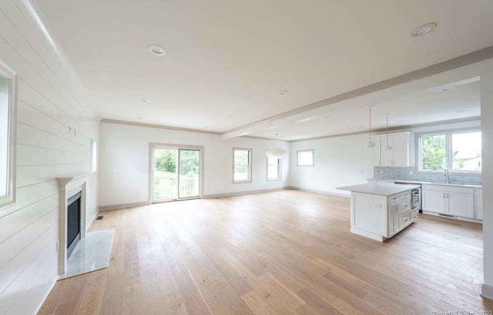 45 Vesper St, Fairfield, CT 06825